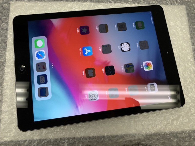 JO024 iPad Air 第1世代 Wi-Fiモデル A1474 スペースグレイ 64GB_画像1