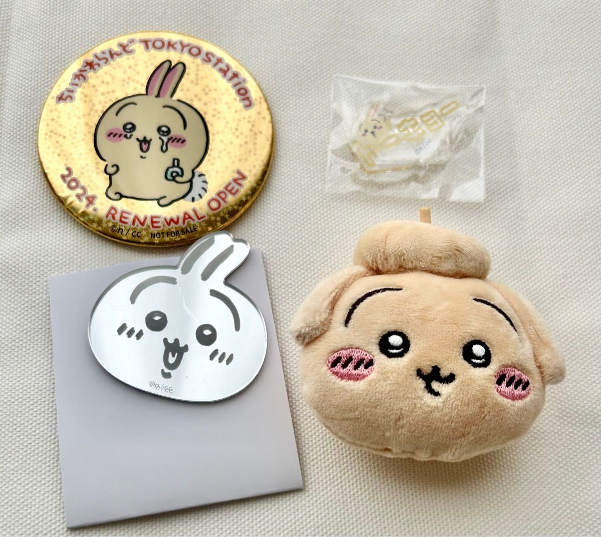 ちいかわ うさぎ おかおぬいぐるみバッジ おかおミラー 東京 ちいかわ うさぎ おかおぬいぐるみバッジ おかおミラー 東京