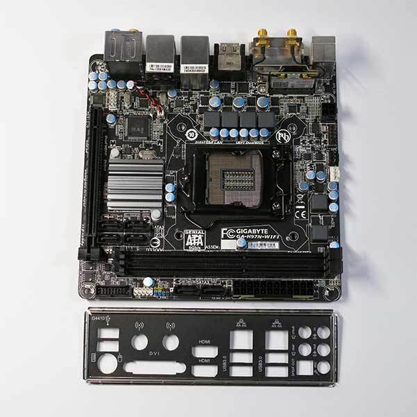 送料無料 Gigabyte LGA1150 Mini-ITX マザーボード GA-H97N-WIFIの画像1