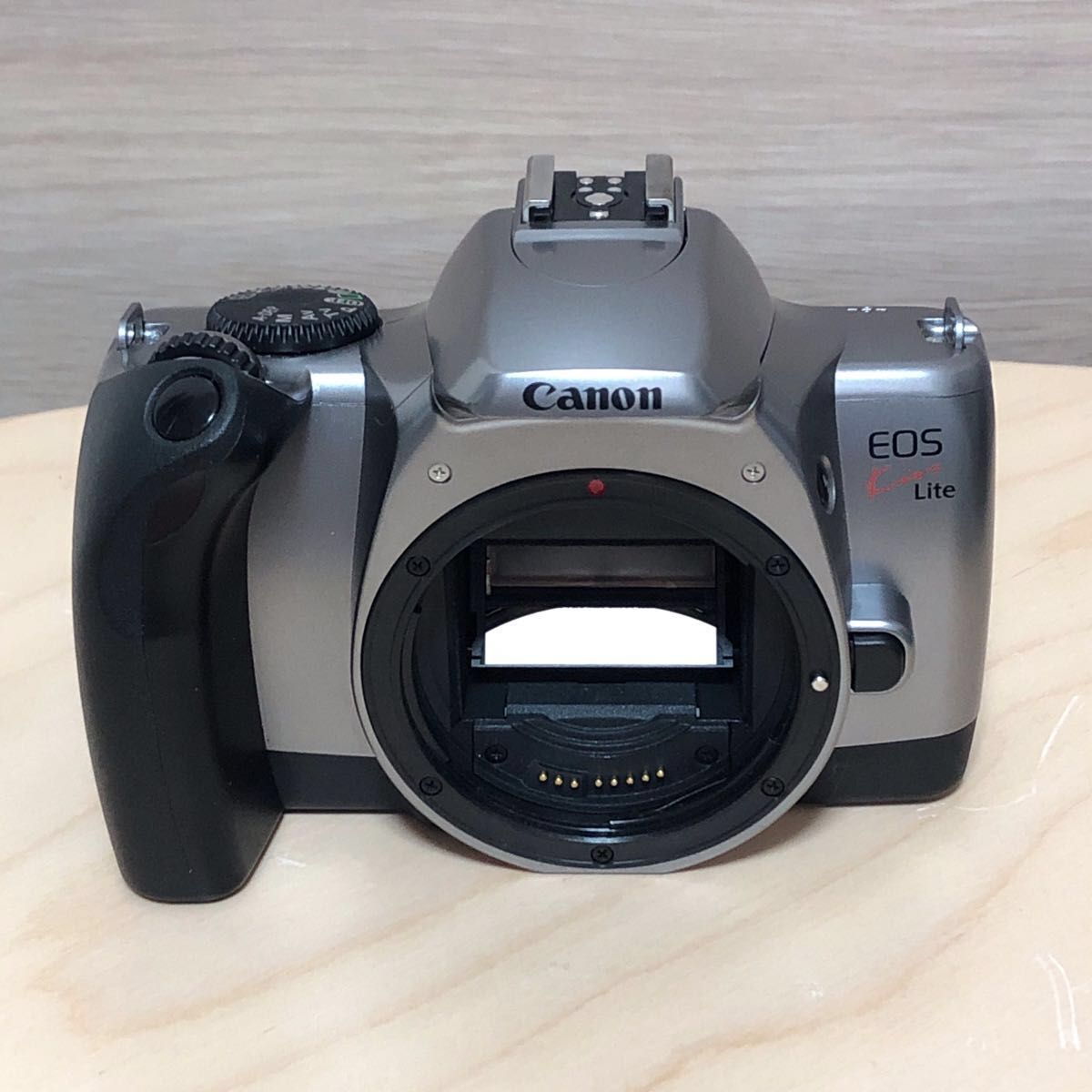 Canon EOS Kiss Lite フィルム一眼レフボディ 正常動作品 現状 Canon EOS Kiss Lite フィルム一眼レフボディ 正常動作品 現状