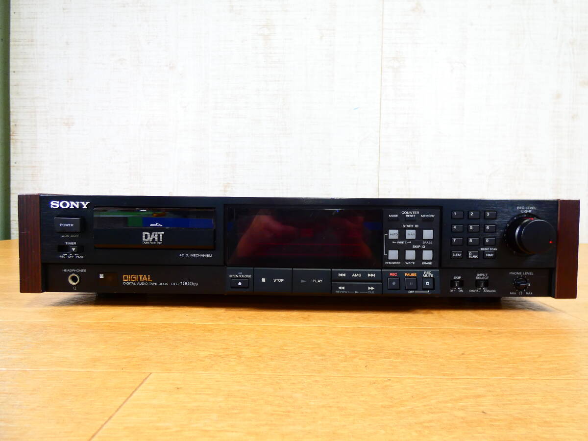 SONY ソニー DATデッキ DTC-1000ES 音響機器 オーディオ ※ジャンク/通電OK！ @120 (5)_画像1