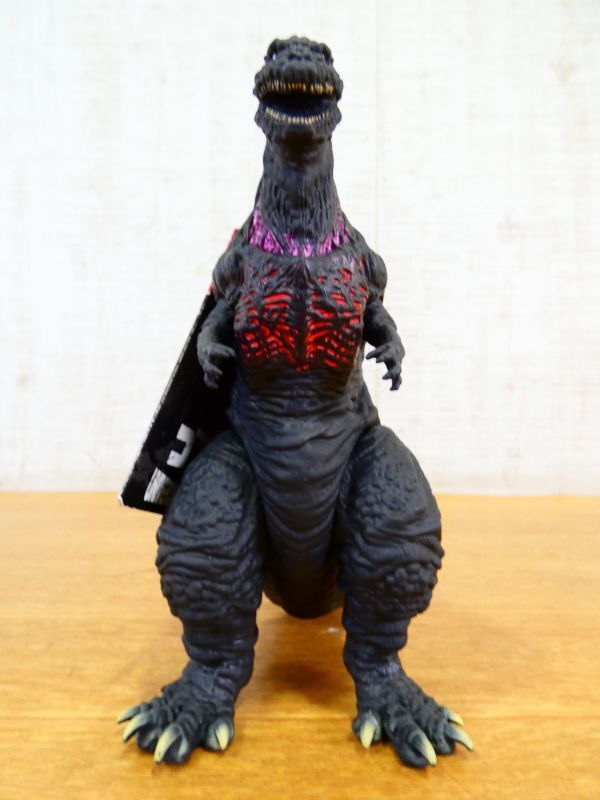 (G5-74)◎バンダイ GODZILLA/ゴジラ ソフビフィギュア USJ限定オリジナル ゴジラ 放射熱戦カラー 全長約30cm タグ付き 東宝特撮怪獣 ＠80_画像4