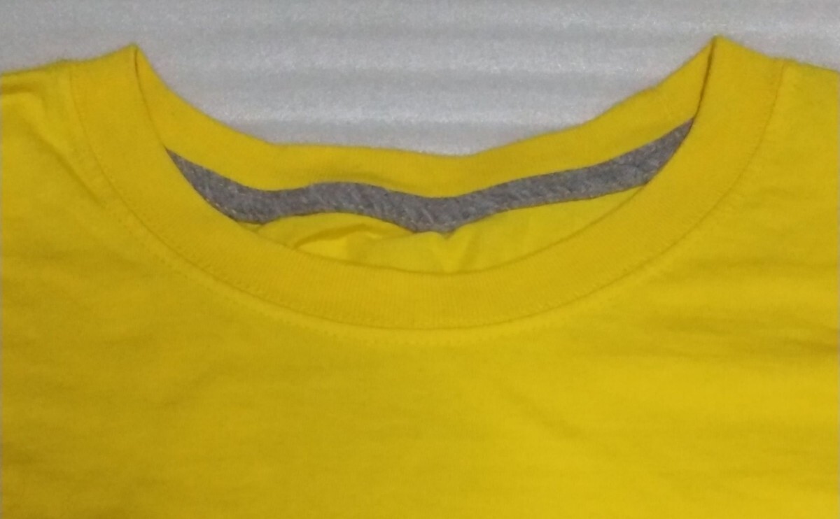 ☆NIKE BETTER WORLD.com TEE ナイキ 長袖Tシャツ サイズL スポーツ ロング ティー REGULAR FIT イエロー黄色ホワイト白 肩幅 約48身幅55cm_首の部分です。