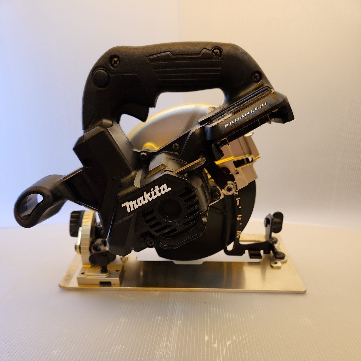 Yahoo!オークション 即決 中古 18v 充電式マルノコ makita XSH04 動...