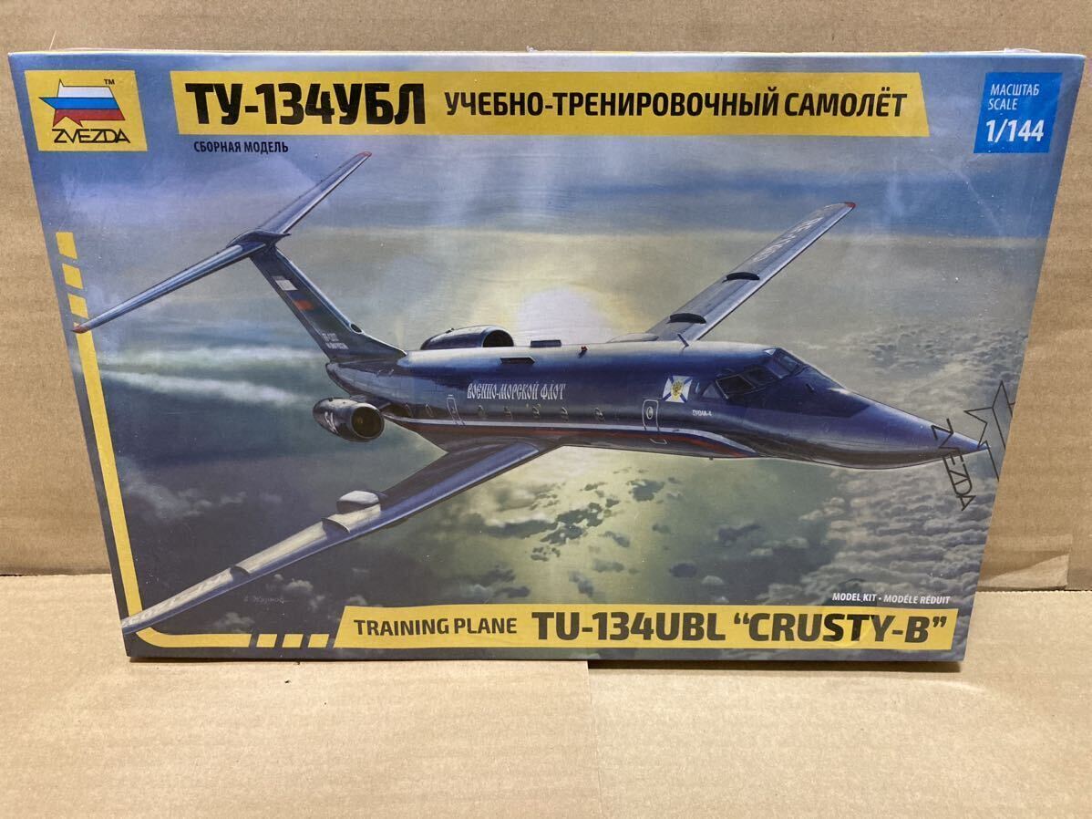 ズベズダ Tu-134UBL 1/144 爆撃機練習機 未開封プラモデル ZVEZDA ロシア軍の画像1