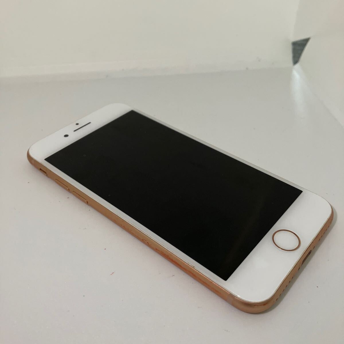 ▽【500円スタート】iPhone8 ローズゴールド 64G MQ7A2J/A IMEI/356728082426384 利用制限◎ au 初期化済み 稼動品_画像5