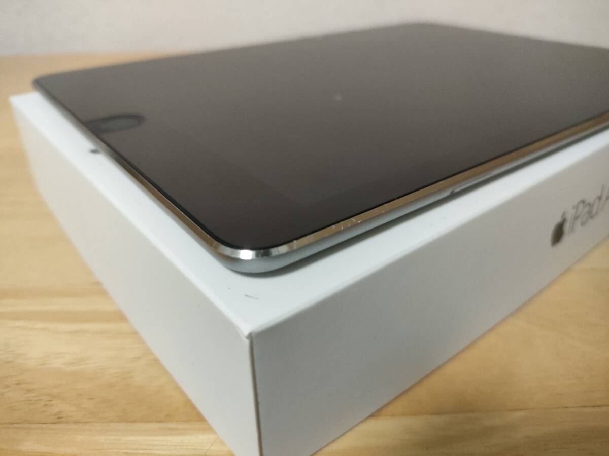 中古 iPad Air 第2世代 WiFi+Cellular 64GB スペースグレイ SIMフリー ②_画像9