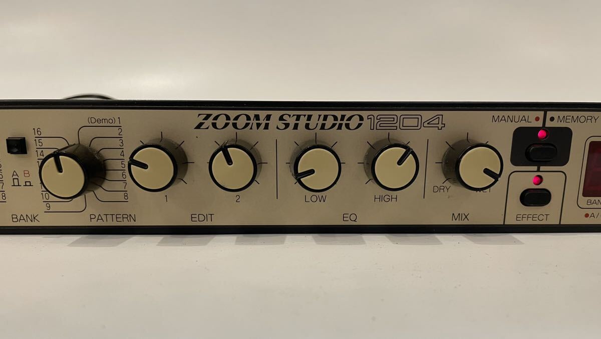 通電確認のみ ZOOM STUDIO 1204 マルチエフェクター effecter made in Japan midi vocoder 612 programs 電源コード欠品_画像3