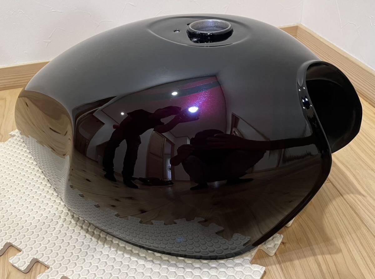 カワサキ ゼファー1100 純正 タンク 火の玉 レッド ブラック カワサキ ゼファー1100 純正 タンク 火の玉 レッド ブラック
