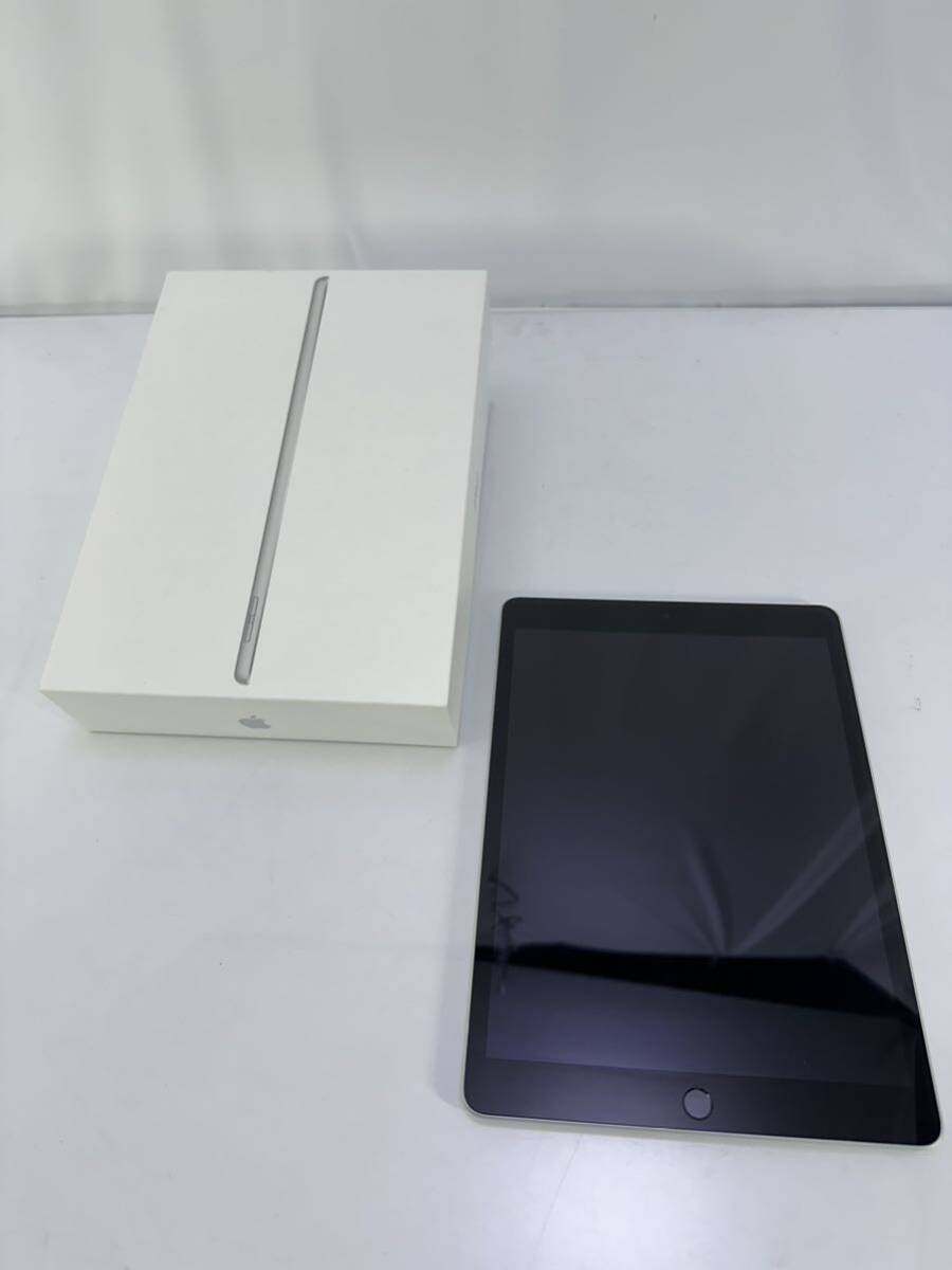 Apple iPad 第9世代 Wi Fi モデル 64GB  シルバー  MK2L3J/A A2602  中古品 限定保証内の画像1