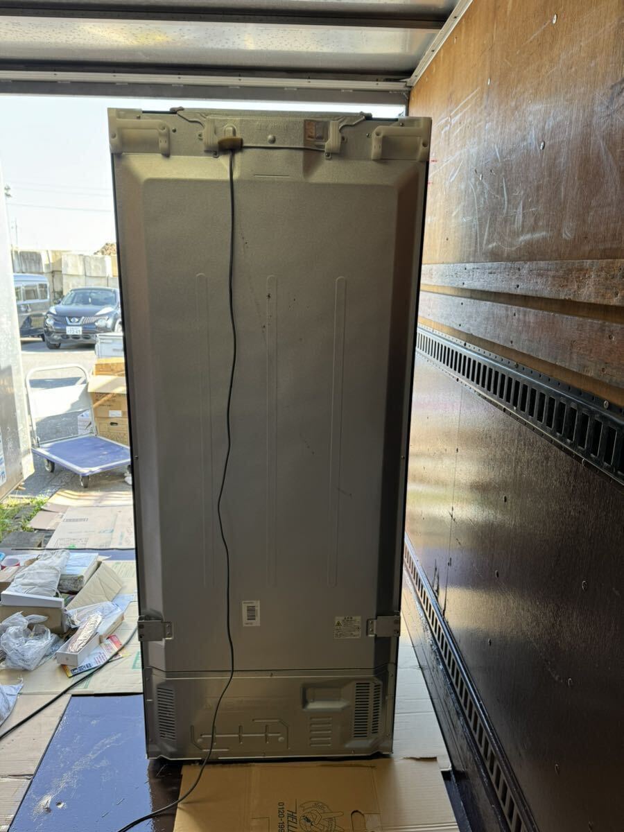 日立ノンフロン冷凍冷蔵庫 R-WX6200G (X) 6ドア 冷凍冷蔵庫 615L （2016年製）幅750mm 奥行738mm 高さ1833mm（直接取りに来れる方）限定の画像2