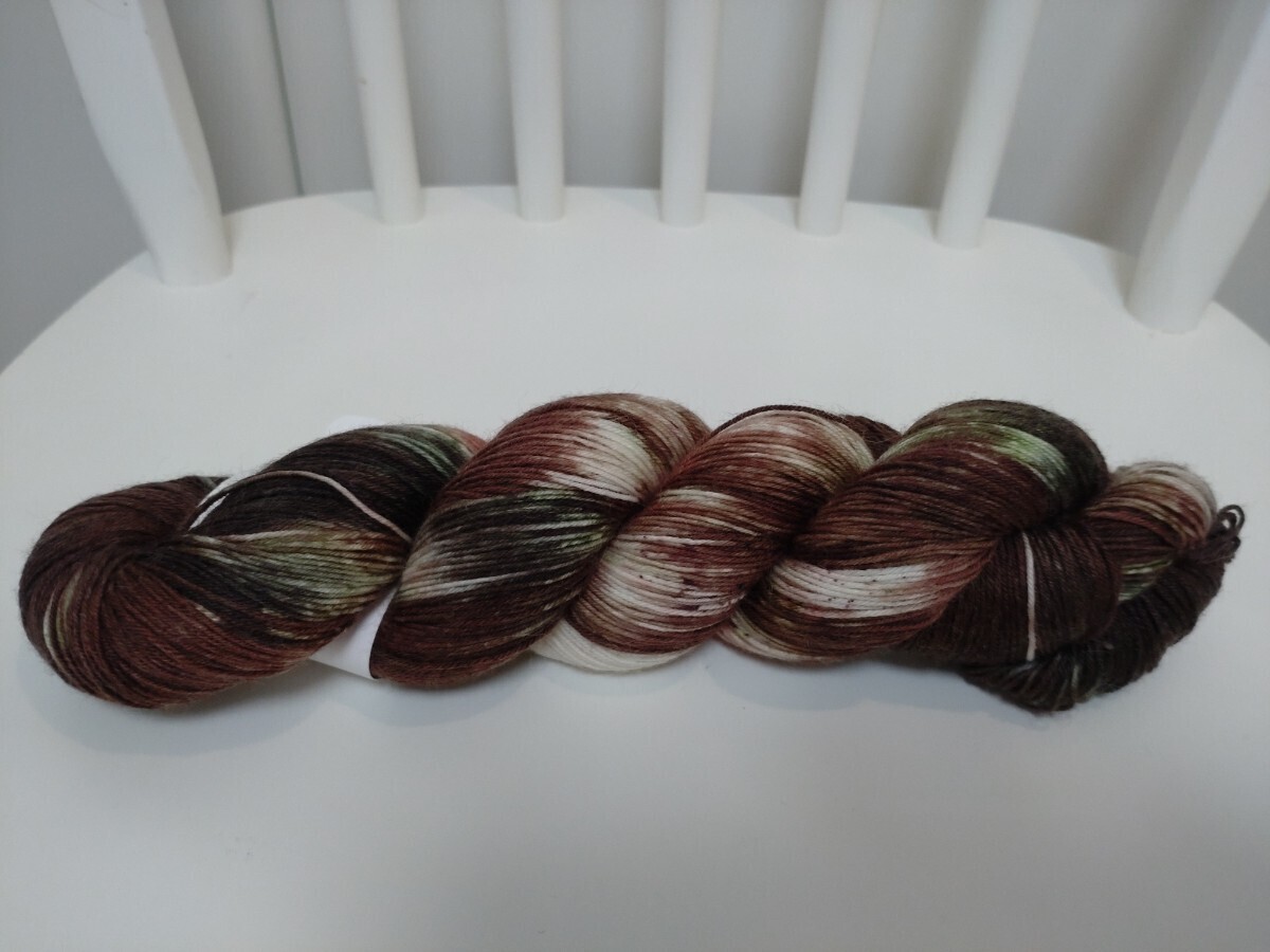 amirisuアミリス・毛糸☆Trek・Handdyed☆おめかしオペラ(ブラウン×ピンク系)100gカセ糸・合細・ウール 100%【ヴァレンタイン限定色】_画像2