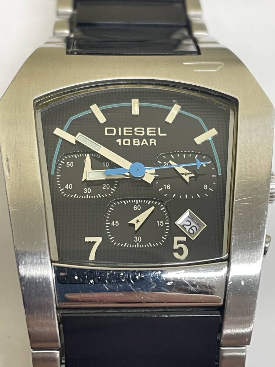【s3181】［中古品］DIESEL ディーゼル メンズ 腕時計 クロノグラフ 10BAR DZ-4098 ※不動品！電池交換必須です。箱無し_画像2
