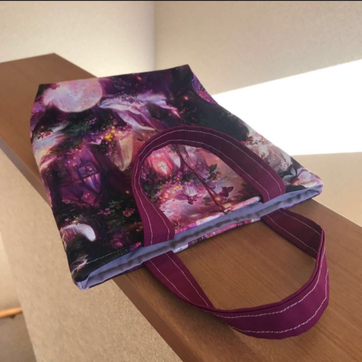 少し大きめ　メルヘン　油絵風　夢の森　紫色ミニトートバッグレディースハンドメイド バッグインバッグ　ジム袋　散歩袋誕生日プレゼント