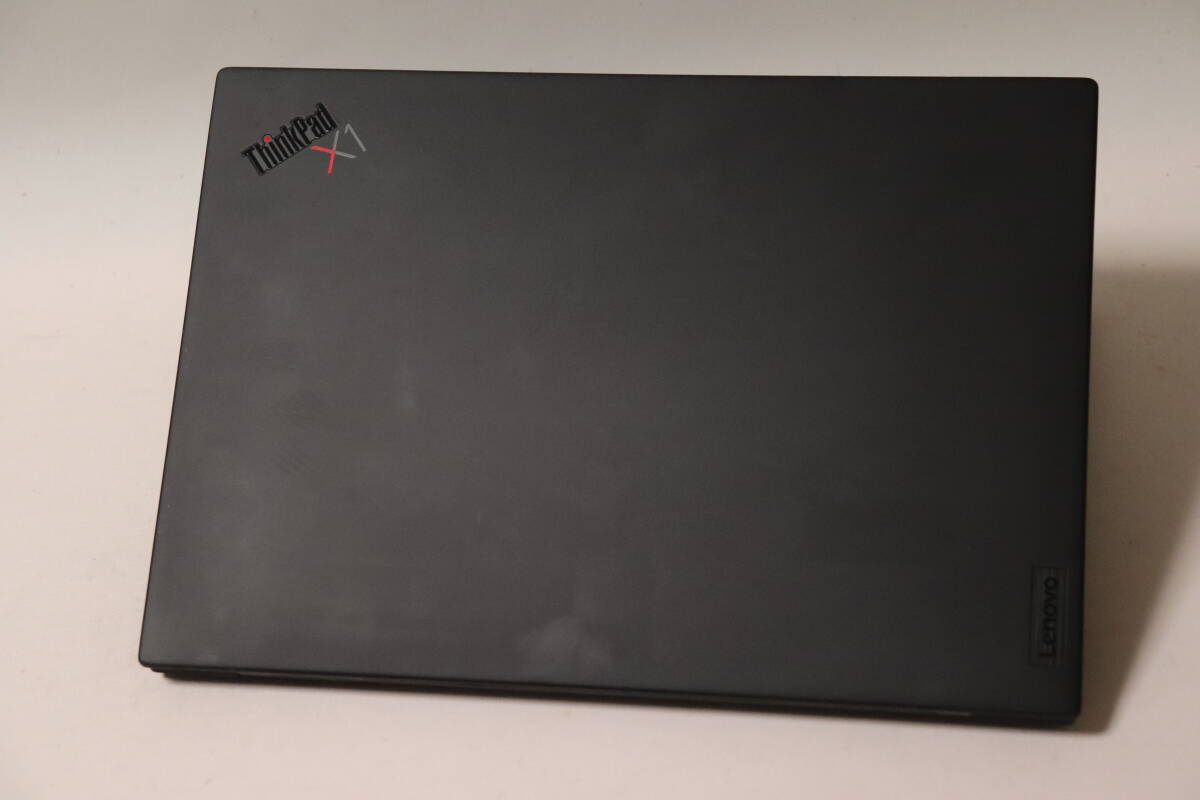 m635. Lenovo / ThinkPad X1 Carbon / 20XXCTO1WW / Core i5-1135G7 / 16GBメモリ / SSDなし / 通電確認・ジャンクの画像3