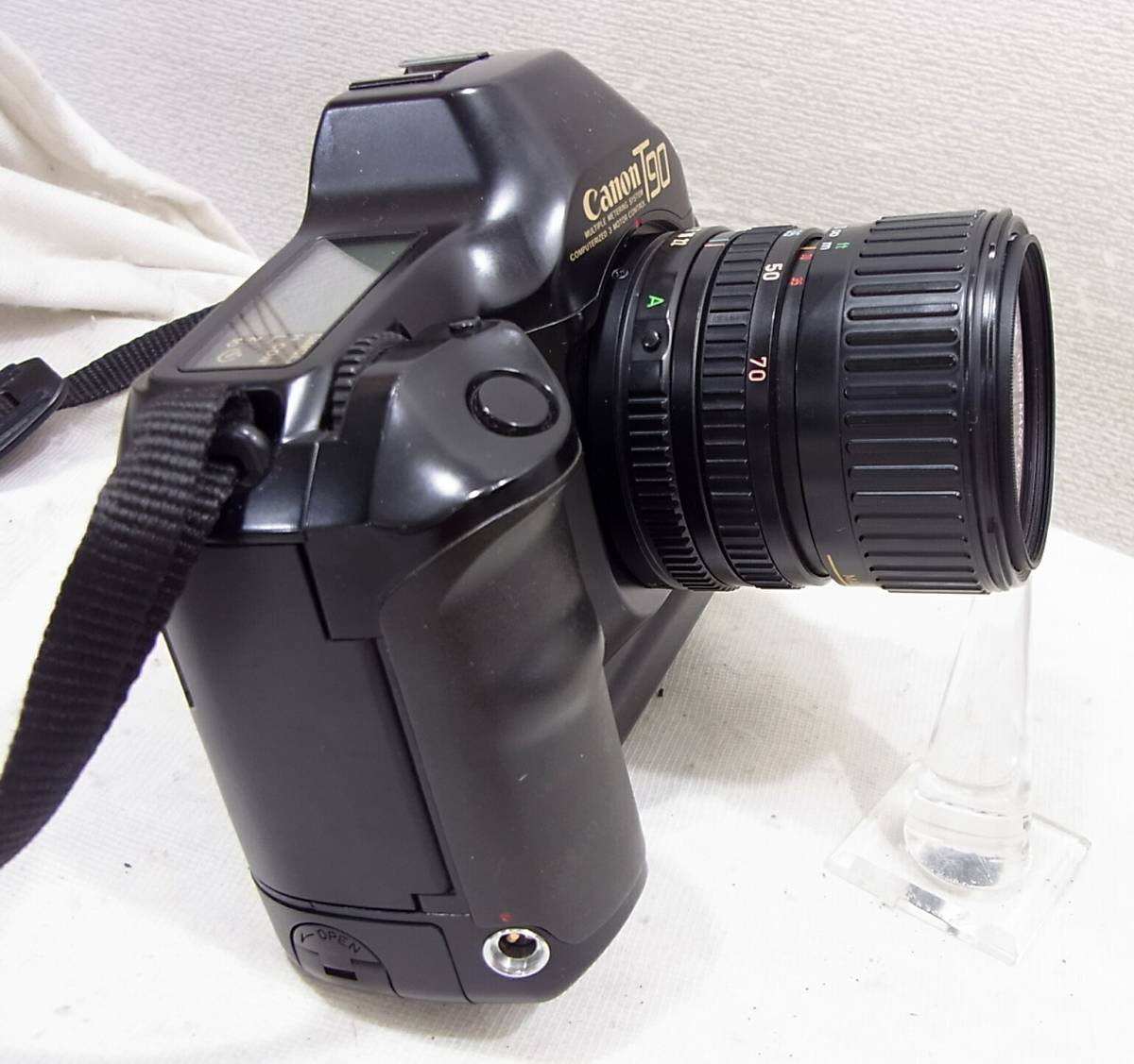 即決は送料無料 キャノンZoom Lens FD 35-70mm f3.5-4.5日本製Canon完動品MADE IN JAPAN レザーポーチ & kenko MC 1Bスカイライト 52mm付き_画像9