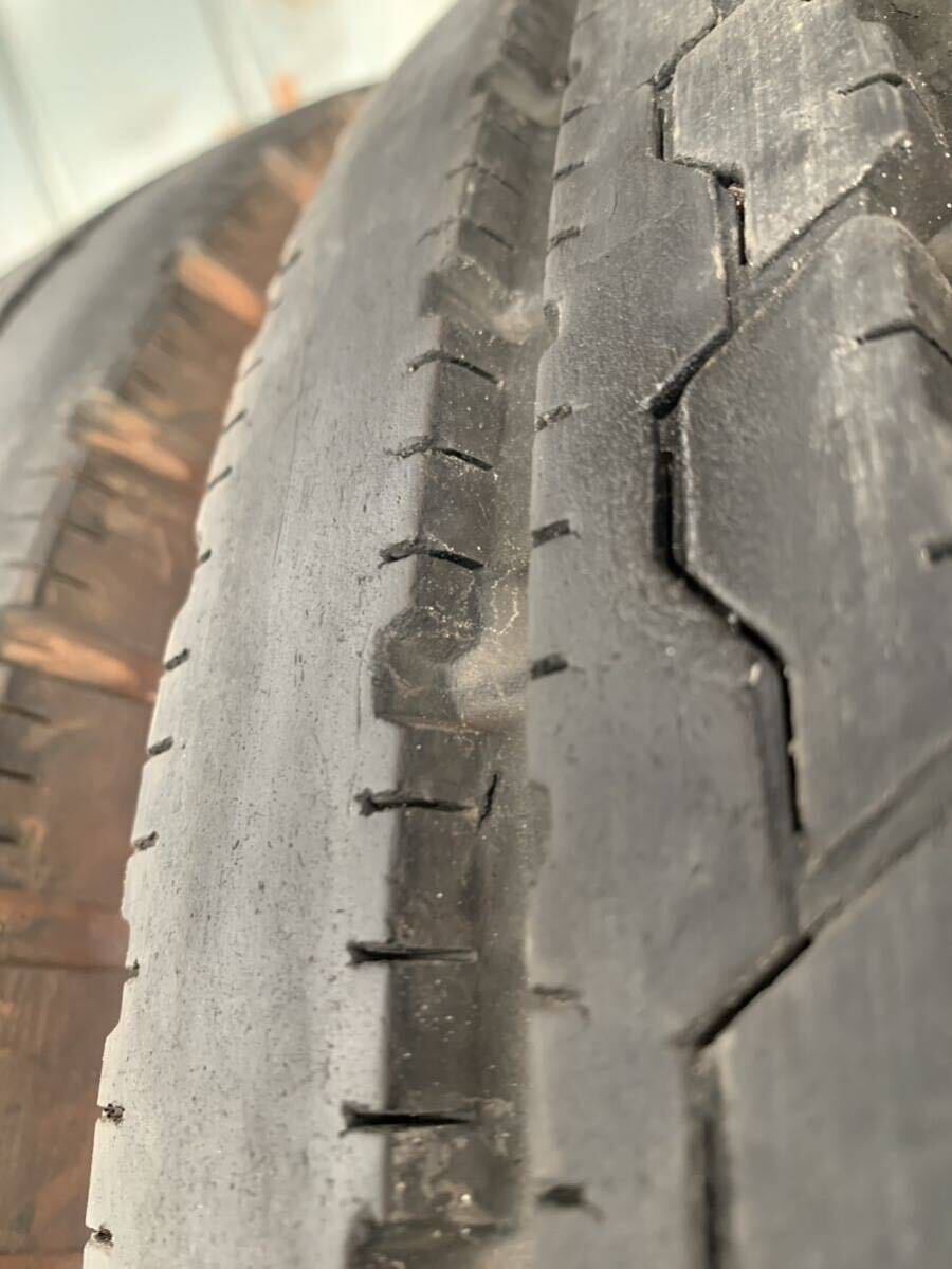 送料込み！205/75R16 BRIDGESTONE DURAVIS R205 22年 8.5mm 中古トラックタイヤ２本_画像4