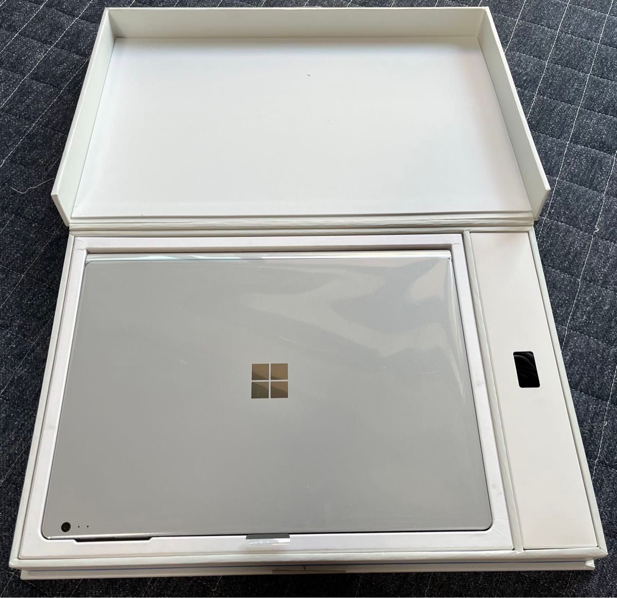 Microsoft Surface Book i7，512GB，16GB RAM