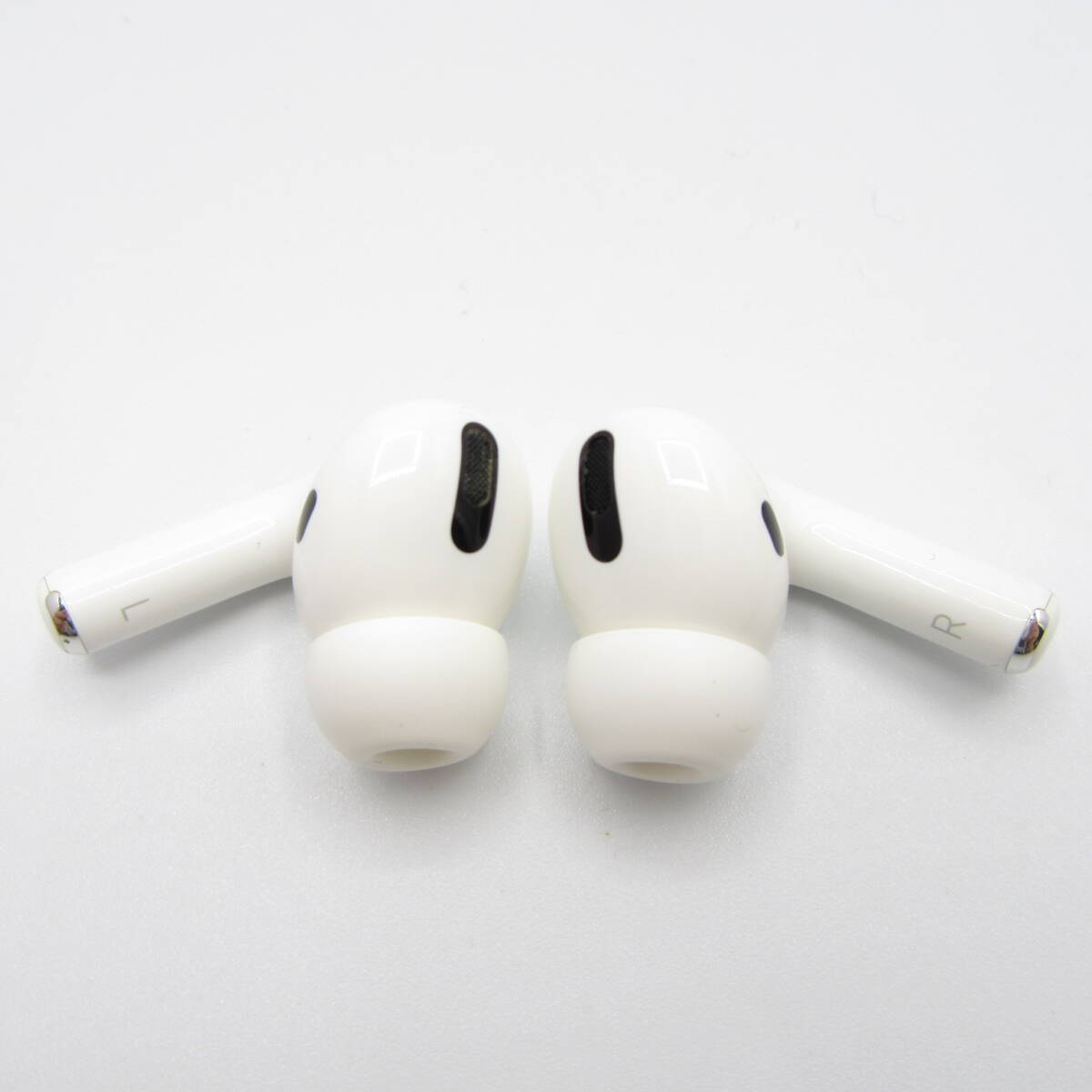 T1069☆Apple AirPods Pro エアポッズプロ 第1世代 充電ケース A2190・イヤホン A2084 A2083 ワイヤレス 動作確認後初期化済み 中古品