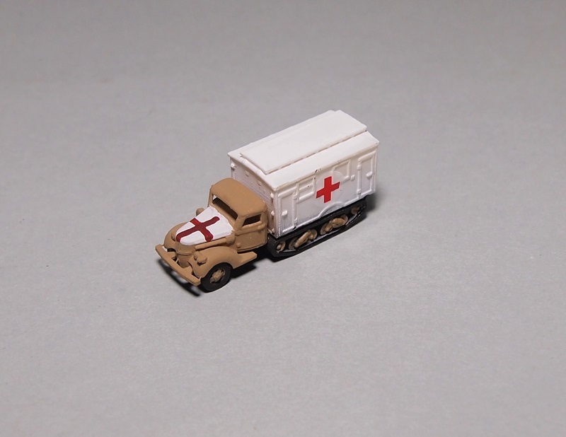 1/144 WWII German Ford V-3000 Maultier Ambulance yellow painted_画像1