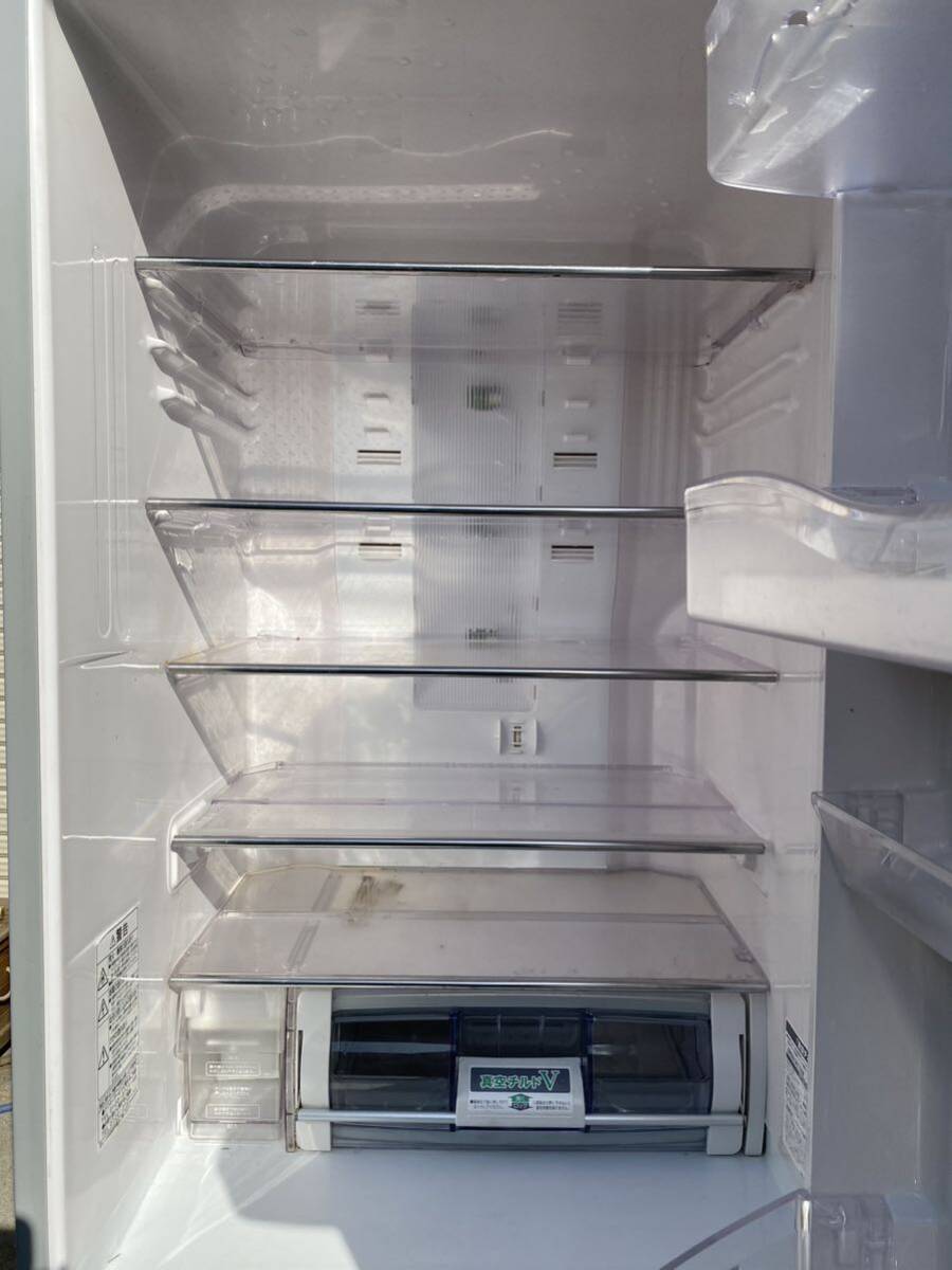 A♪ 日立 HITACHI R-D3700 XS 真空チルドV冷蔵庫 365L 右開き 3ドア ノンフロン冷凍冷蔵庫 直接引き取り歓迎さいたま市_画像3