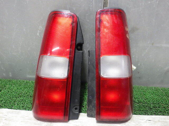  selling out ABA-JB43W Jimny Sierra Koito 132-32091 tail lamp left right on side 06-04-26-310 B2-L5-2Bs Lee a-ru Nagano 