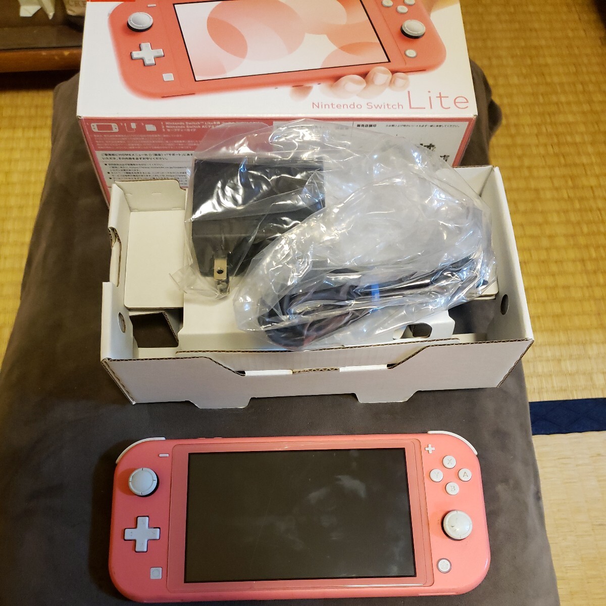 Nintendo Switch Lite　コーラル　訳あり品_画像3