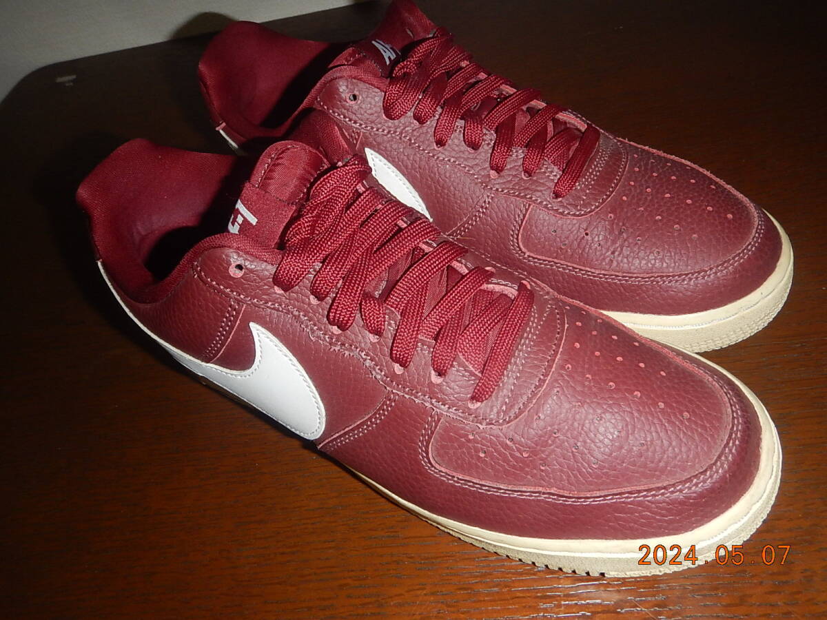 USED美品★NIKEAIR FORCE 1 '07 LV8 "NBA TEAM RED" 823511-605 （チームレッド/ホワイト）★SIZE＝27.5ｃｍ_画像2