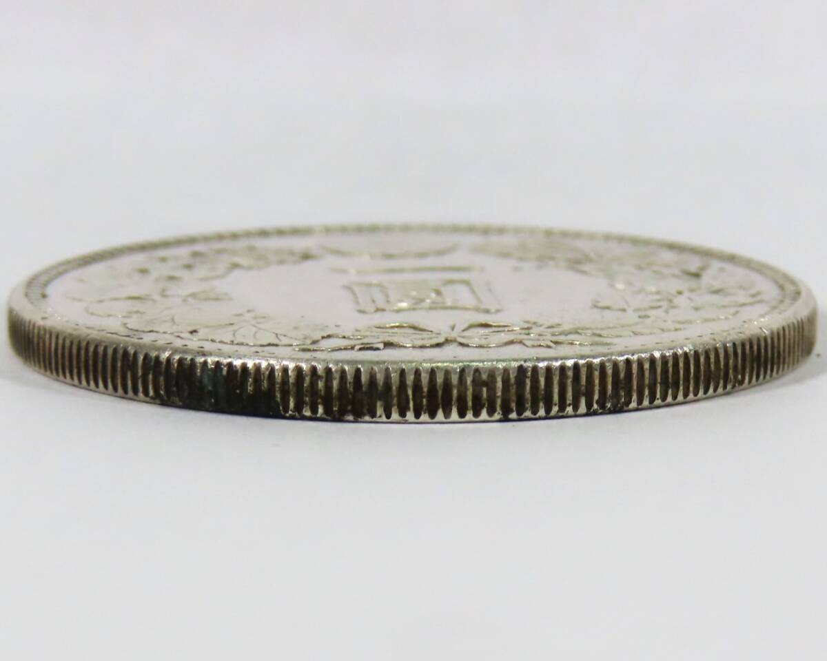 日本古銭 新一圓銀貨 小型 大正三年 重量約27.0g 直径約38.0mm / 一円銀貨 1円銀貨 大型貨幣 近代貨幣 貿易銀貨 / J-43_画像3