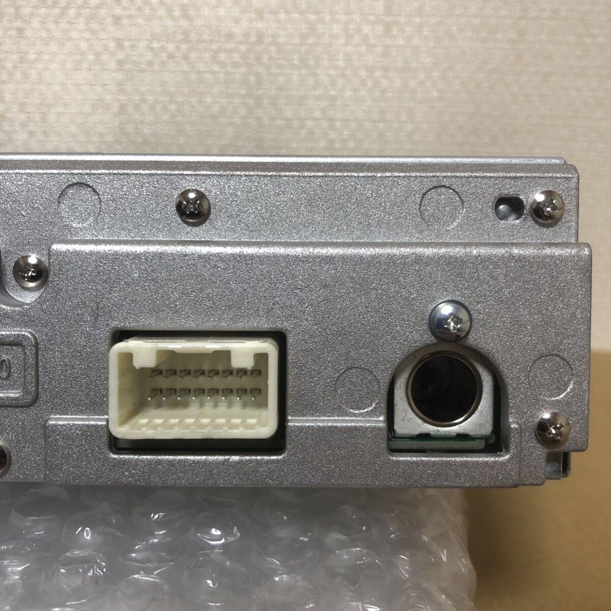 新車外し いすゞ純正 ラジオ Bluetooth AUX USB AM/FM ワイド 12v q_画像4