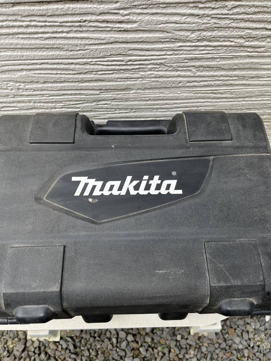 マキタ 14.4V 充電式インパクトドライバ M695DWX 充電器、バッテリ2個、ドライバービット1本　makita　_画像2