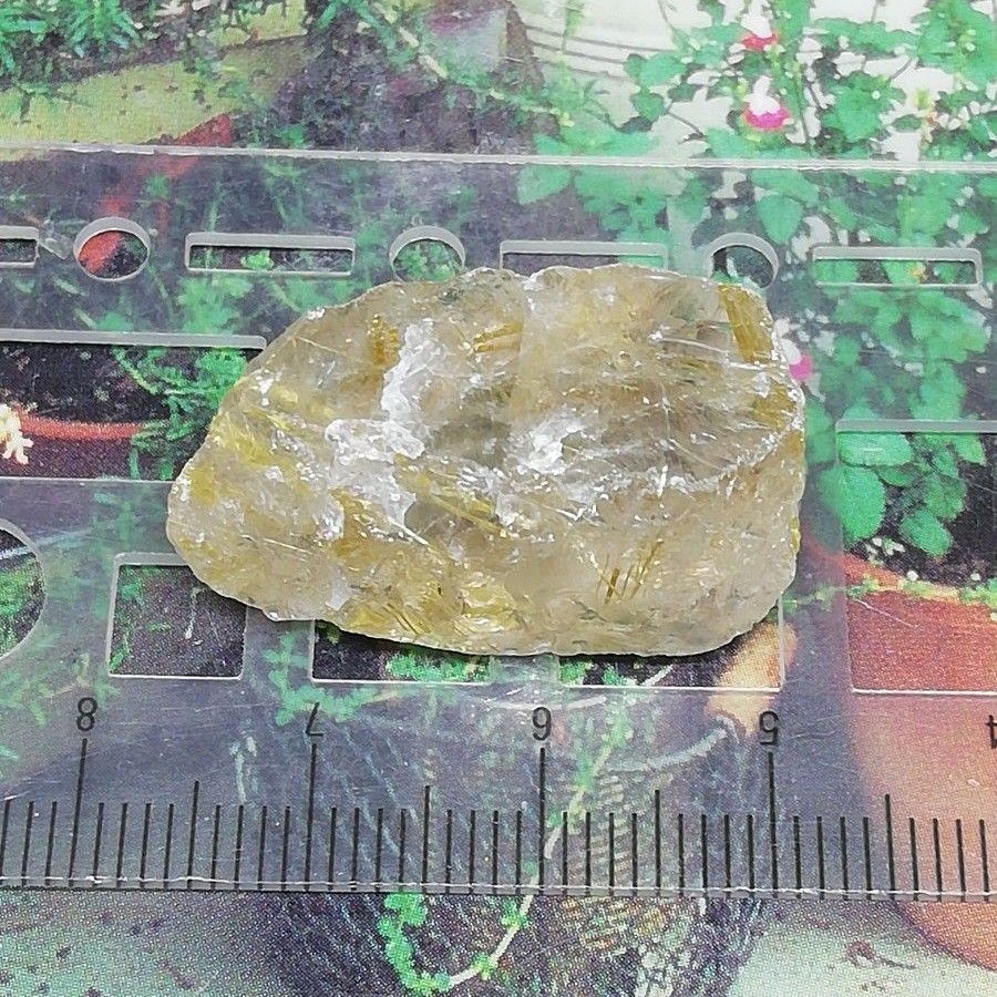 ルチルクォーツ780鉱物標本　原石　天然石　パワーストーン