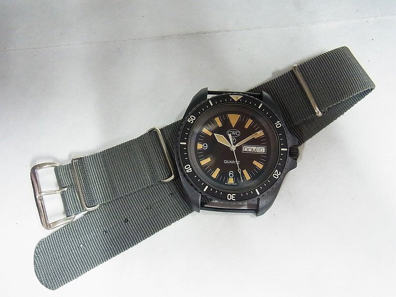 A5121 スイス CWC 英国軍仕様 クォーツ 腕時計 ミリタリー 現状品の画像1