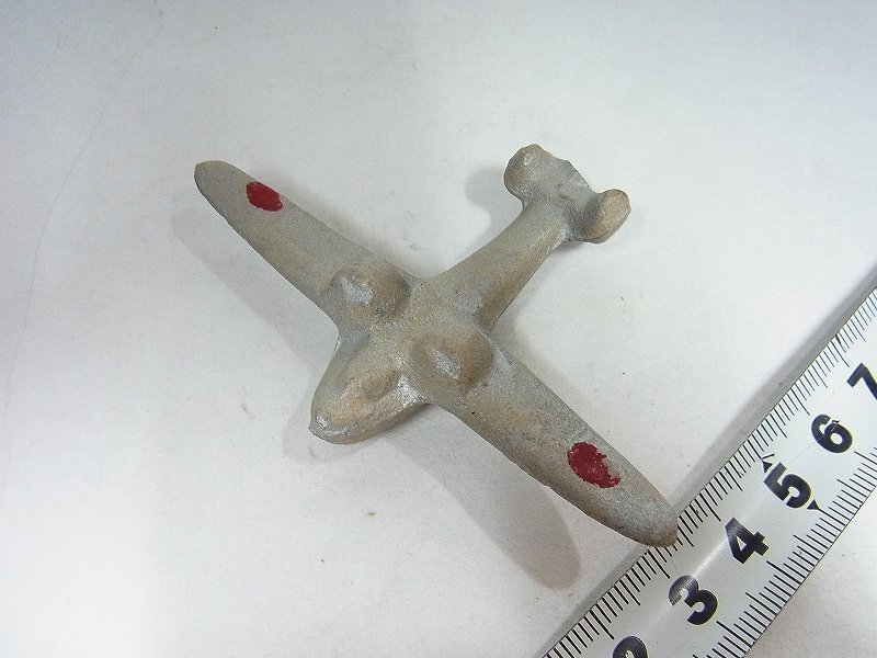 A5516 戦前 陶磁製 旧日本軍の飛行機型 箸置 当時物_画像1
