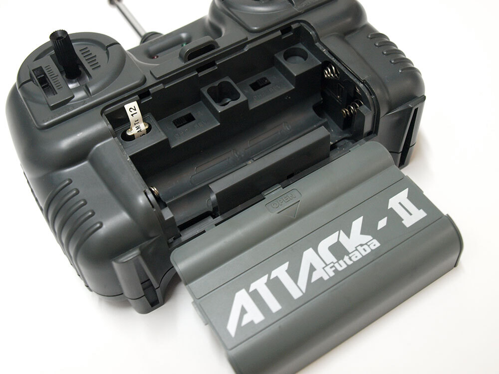 【M1328】フタバ ATTACK2 アタックⅡ 送信機 中古品 通電確認（12バンド RC ラジコン 希少 プロポ TX FUTABA 双葉電子）_画像6
