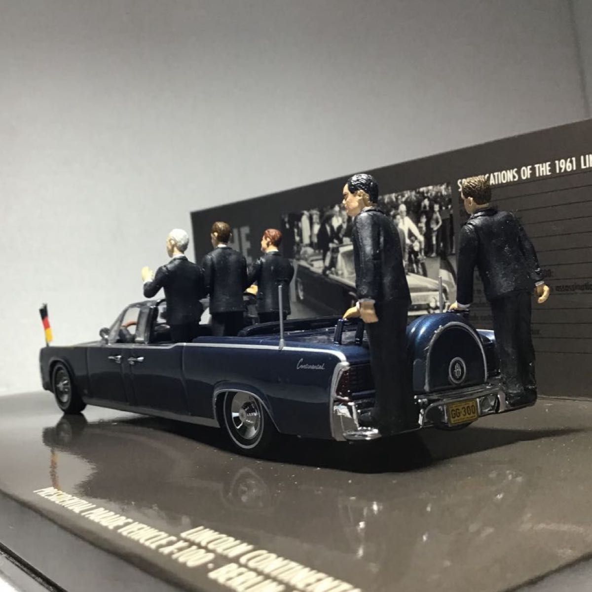 ミニチャンプス　1/43 ★ リンカーンコンチネンタル　ケネディ大統領　1963 ベルリン