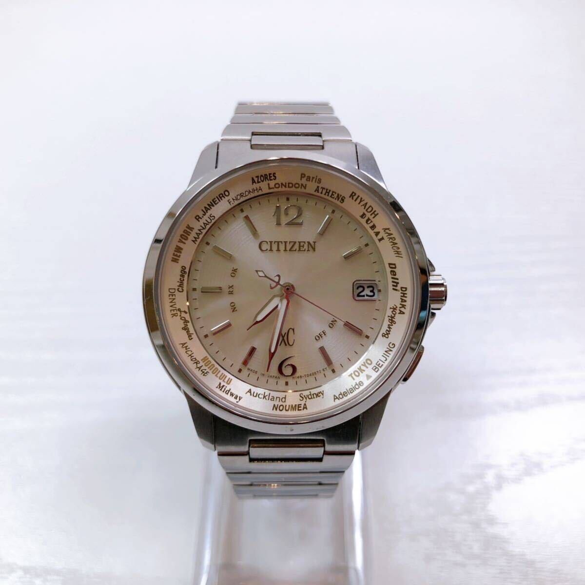 104【中古】CITIZEN シチズン 電波ソーラー H149-T027326 クロスシー デイト ラウンド 文字盤ホワイト メンズ腕時計 動作確認済み 現状品の画像2