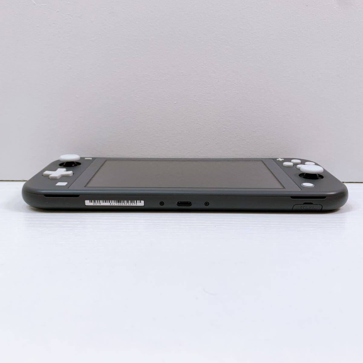 107【中古】Nintendo Switch Lite HDH-001 グレー ニンテンドー スイッチ ライト 任天堂 ゲーム機 動作確認 初期化済み 本体のみ 現状品_画像7