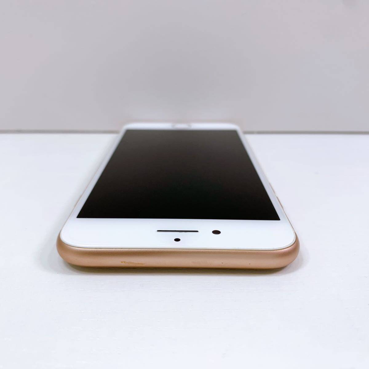 175【中古】Apple iPhone8 A1906 ゴールド GB不明 アップル アイフォンエイト スマートフォン 動作確認 初期化済み 現状品_画像5