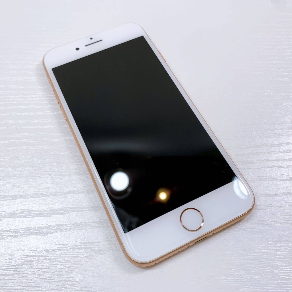 175【中古】Apple iPhone8 A1906 ゴールド GB不明 アップル アイフォンエイト スマートフォン 動作確認 初期化済み 現状品_画像9