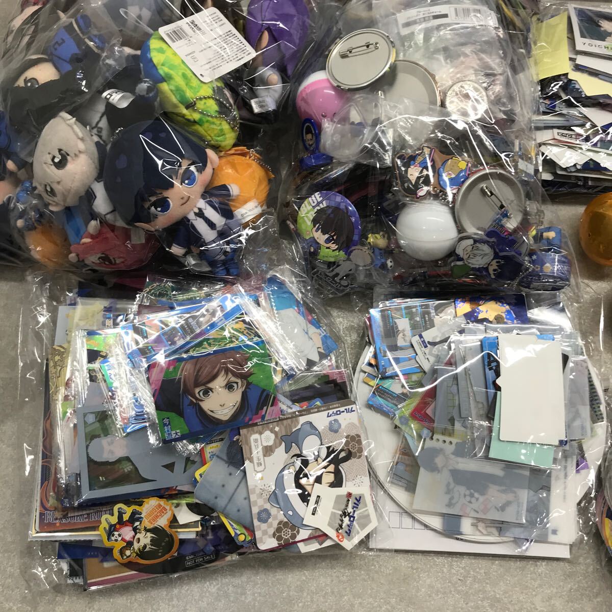 106 B *1 jpy ~* blue lock goods set sale large amount most lot sticker card can badge axe ta mascot [ including in a package un- possible ]