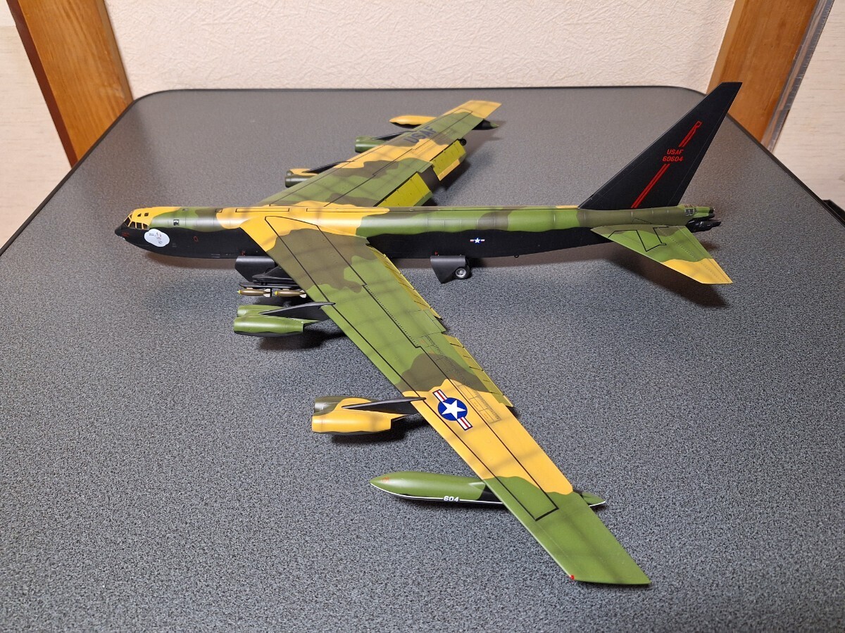 1/100.bo- wing B-52D. Strato four to less ( Tamiya )