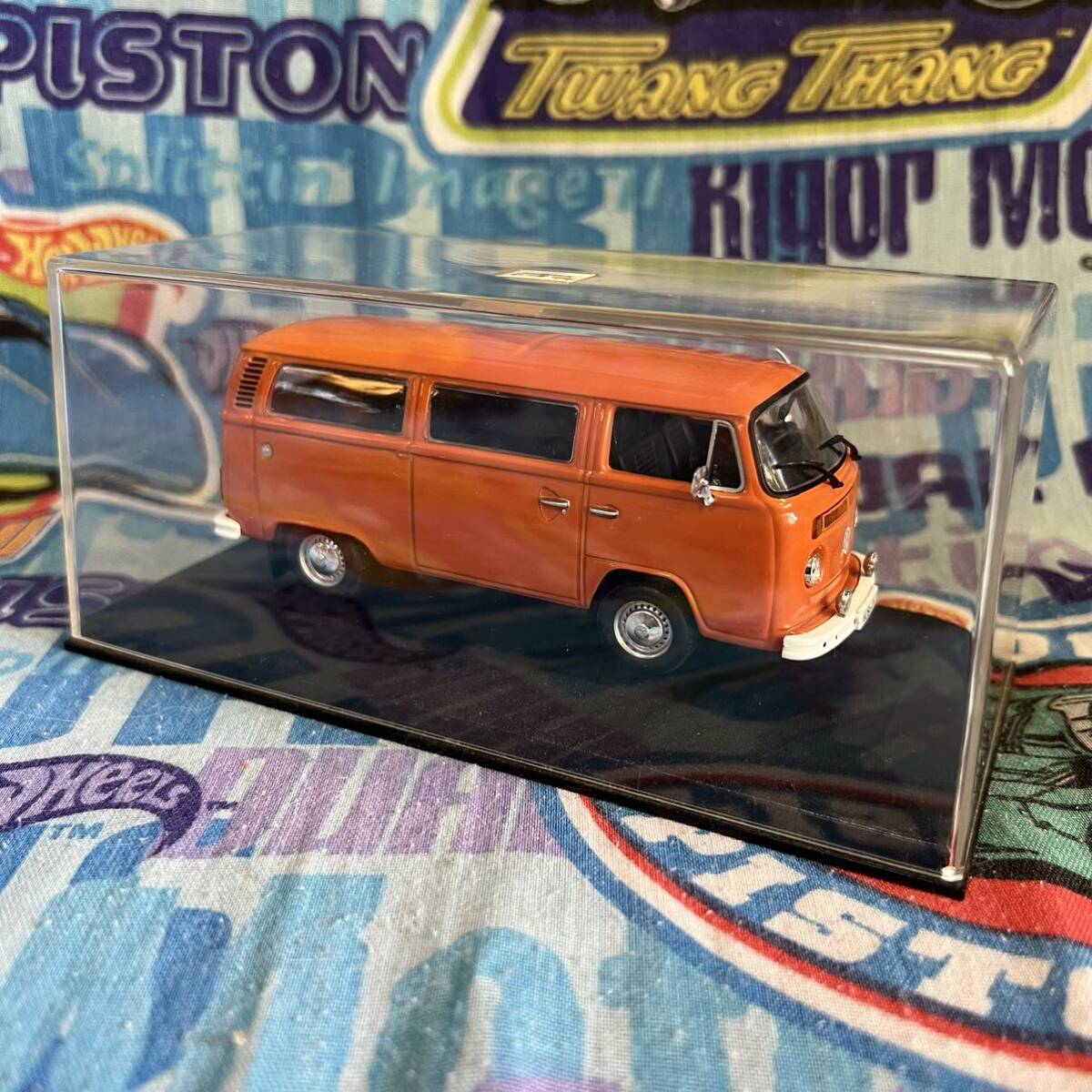 1/43 Minichampsレイトバス ワーゲンバス VW T2 Bus タイプ2 TYPE Ⅱ フォルクスワーゲンVolkswagen ミニチャンプス ミニカー 72 オレンジ_画像4