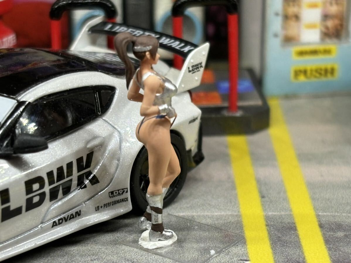 1/64　トレーニング女子　美ボディー　フィギュア　精密塗装　顔も塗装　トミカサイズ　ジオラマ　MINI GT LBWK 日本未発売　ミニカー 戦士_画像5