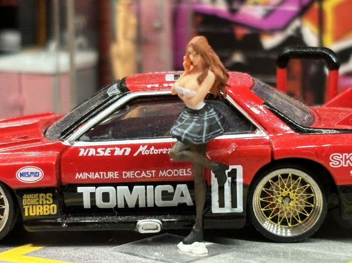 1/64　グラビア撮影　美脚　セクシー　フィギュア　ミニスカート　精密塗装　トミカサイズ　ジオラマ　MINI GT LBWK 日本未発売　ミニカー _画像5