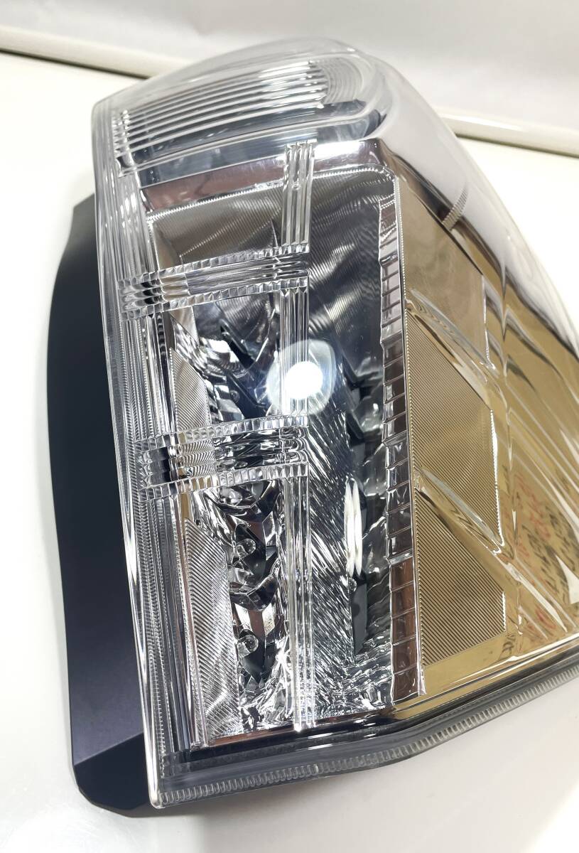 即決 美品 送料無料 トヨタ プリウスα 前期 左テールランプ 純正 即決 美品 送料無料 トヨタ プリウスα 前期 左テールランプ 純正