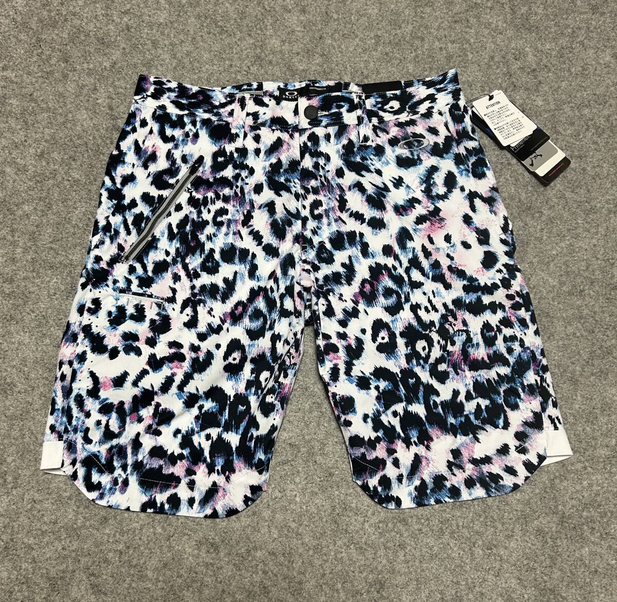 送料350円～◇新品◇OAKLEY GOLF オークリー ゴルフ◇32(JPN)(82㎝)◇撥水/ストレッチ SKULL BREATHABLE SHORTS シュートパンツの画像1