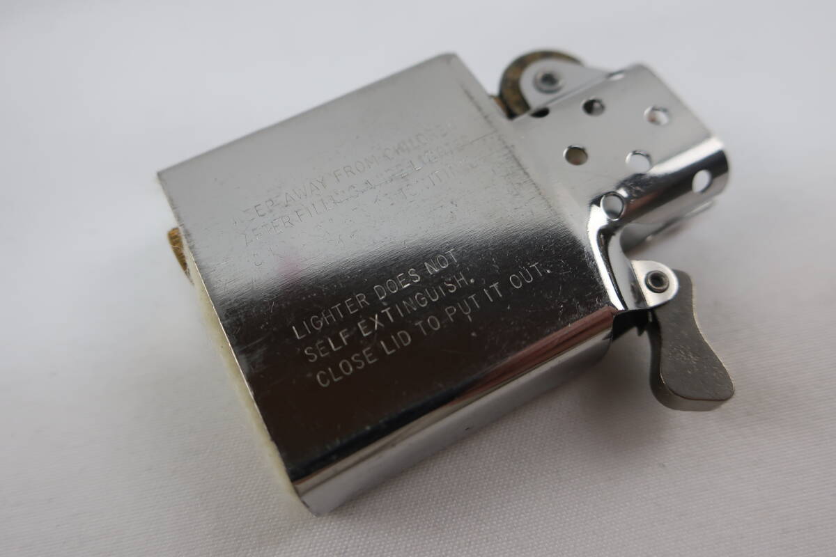 ★同梱不可【B送900円】 235 ZIPPO ジッポ ハンマートーン オイルライター 喫煙具 ゴールド ケース付き 着火未確認の画像10