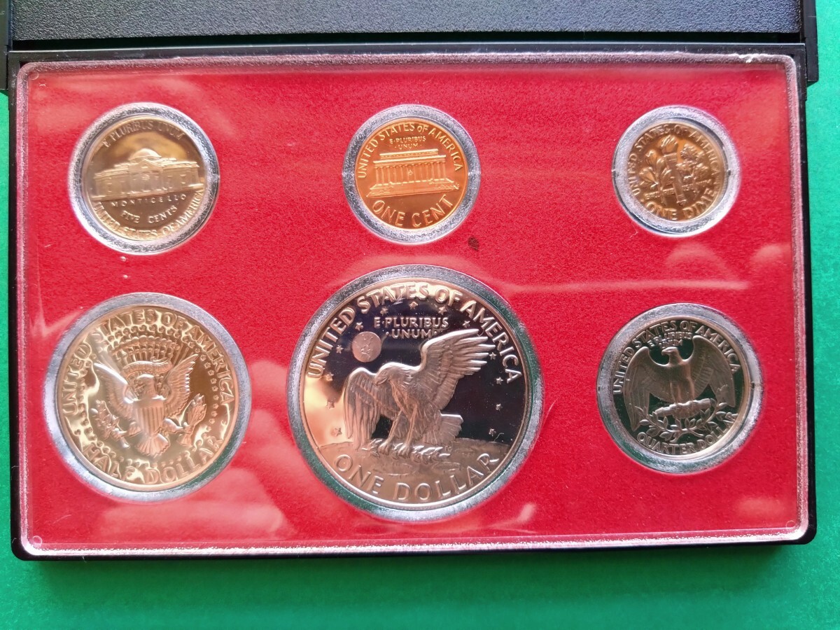 外国コイン アメリカ (Rー１４６) プルーフセット １９７７年 １ドル硬貨 ５０セント硬貨 他おまとめ ６枚 の画像2