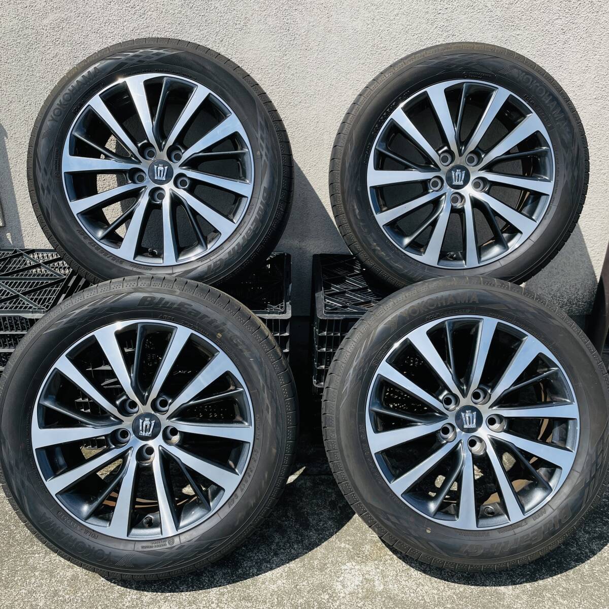 トヨタ クラウン 220系純正 17x7J PCD114.3+40 215/55R17 ノーマルタイヤホイール中古4本セットＸＺ3018_画像1